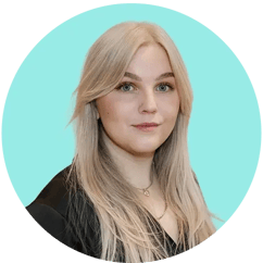 Kontakta-Oss-Caroline-P